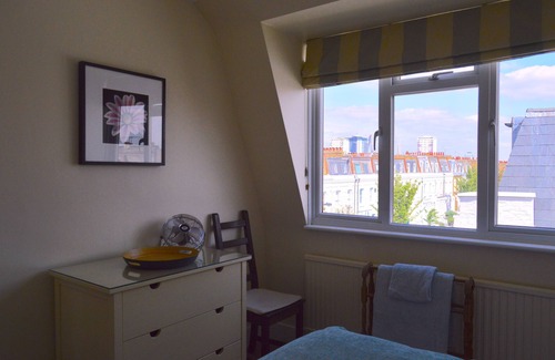 Fulham Apartment | Lovely Top Floor Flat in Leafy Fulham