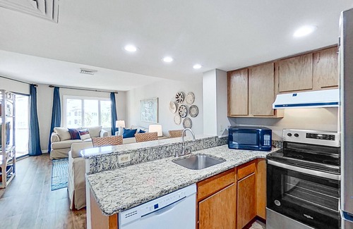 Isle of Palms Villa | Lovely top floor villa in Wild Dunes with partial ocean views, pool, & W/D