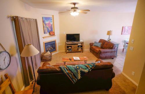 Kanab Apartment | Lovely Townhome Peaceful Surroundings Hiking Hot Tub