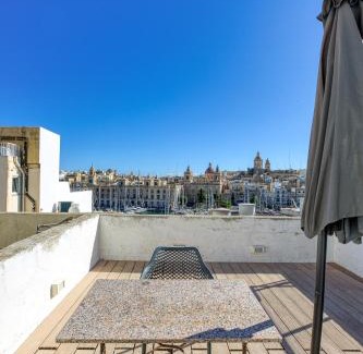 Senglea Apartment | Lovely traditional 4BR Townhouse in charming Isla by 360 Estates