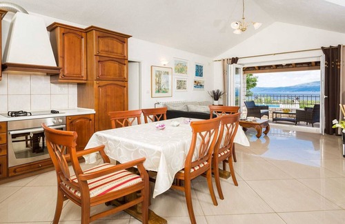 Mirce Villa | Lovely traditional stone villa on the island