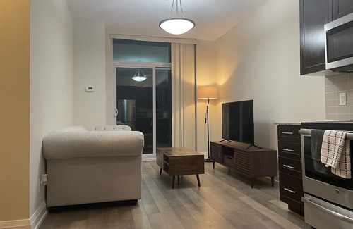 Willowdale Condo | Lovely two bed room condo at prime location!