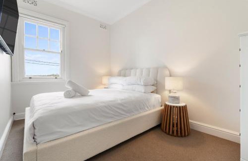 Millers Point Apartment | Lovely Two Bedroom Apartment