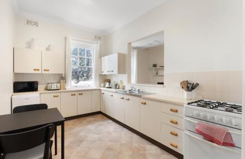 Millers Point Apartment | Lovely Two Bedroom Apartment