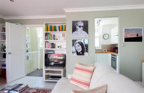 Notting Hill Apartment | Lovely two bedroom flat with patio in Notting Hill
