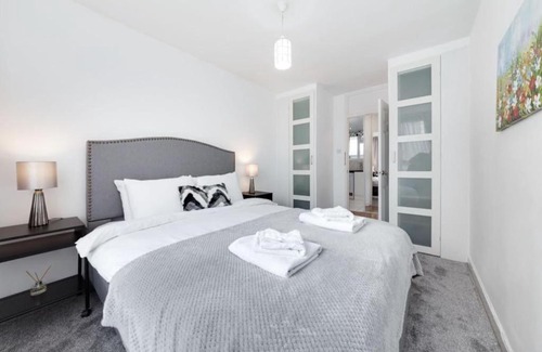 Haggerston Apartment | Lovely two bedroom in Hackney- East London