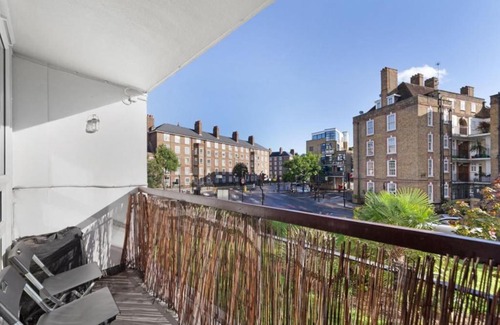 Haggerston Apartment | Lovely two bedroom in Hackney- East London