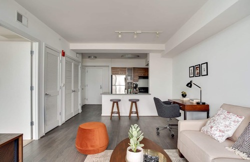 McLean Apartment | Lovely Tysons Corner 1BR w/Concierge & W/D, nr Bars, by Blueground