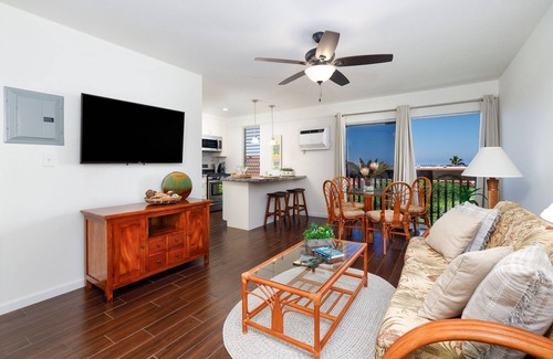 Historic Kailua Village Condo | 🌴Lovely Unit | AC | Partial Ocean View | Kona Mansions E333🌴