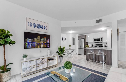 Midtown Apartment | Lovely Unit Mins from Wynwood with Free Parking
