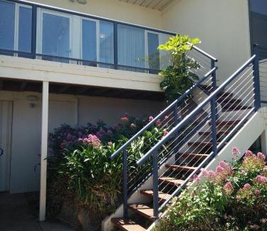 McCracken House | Lovely Unit with Glorious Sea Views