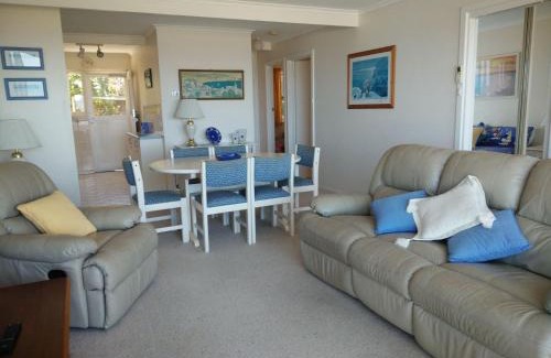 McCracken House | Lovely Unit with Glorious Sea Views