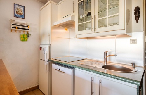 Plaine de la Brague Apartment | Lovely Vacation Studio "Mer Soleil Confort" with Shared Pool and Terrace