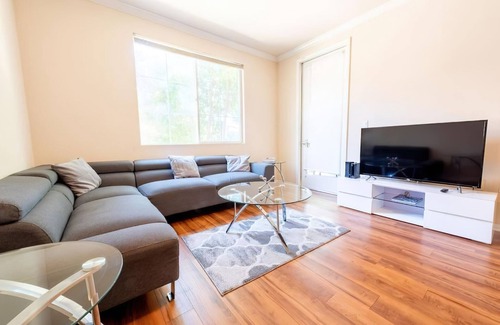 Marina del Rey Apartment | Lovely Venice Two Br Apartment w/Washer Dryer
