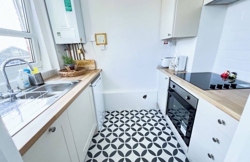 Junction Apartment | Lovely, very well connected flat in Central London!
