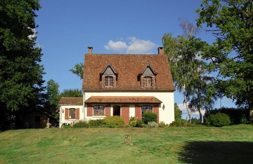 La Coquille Villa | Lovely Villa in La Coquille with Swimming Pool