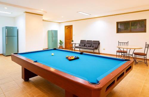 Tagaytay Apartment | Lovely Villa in Tagaytay w Pool, Billiards up to 20pax