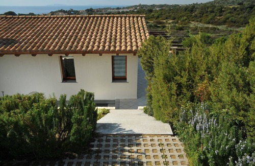 Quartu Sant'Elena Villa | Lovely Villa, Panoramic View, Garden, Swimming Pool, Near The Sea