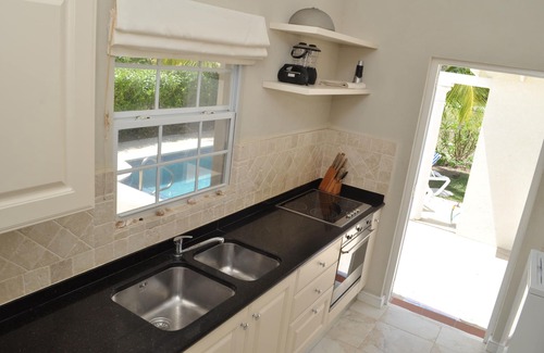 Apple Hall Villa | Lovely villa with private pool near beautiful Bottom Bay beach