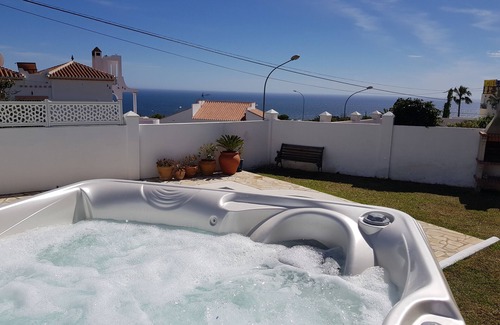 Maro Villa | Lovely villa with sea view, large pool and jacuzzi