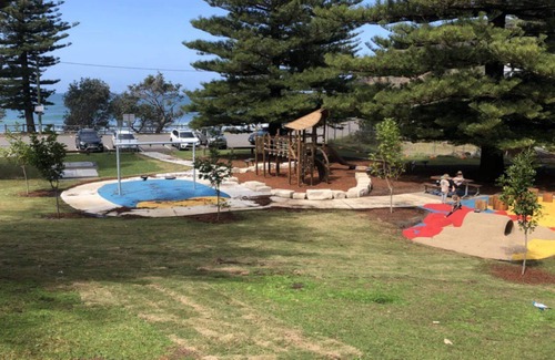 Macmasters Beach House | Lovely Water views in Beachview