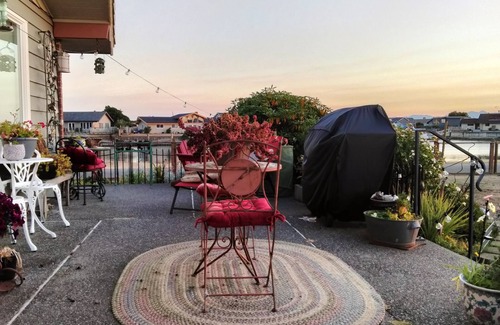 Lagoon Point House | Lovely waterfront home with amazing views of the Olympic Mountains!