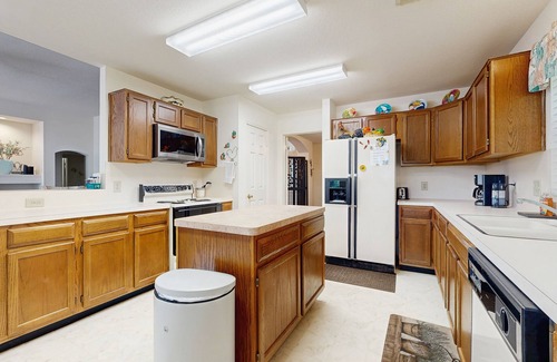 New Braunfels House | Lovely, waterfront home - river access, large yard, lovely patio & washer/dryer