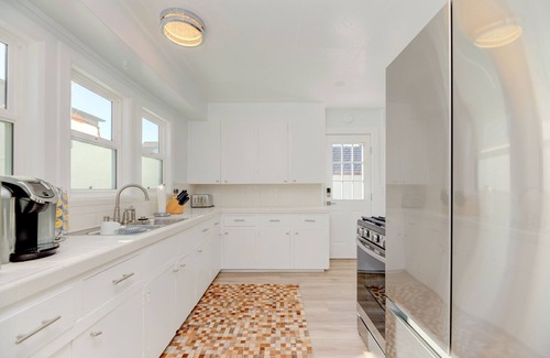 Redondo Beach House | Lovely White Beach House