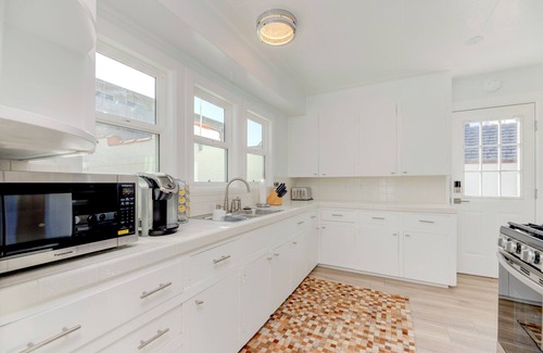 Redondo Beach House | Lovely White Beach House