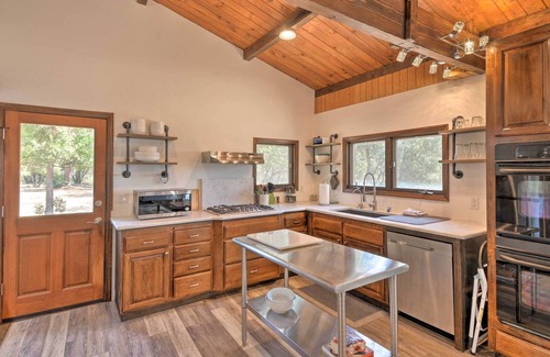 North Fork House | Lovely Yosemite Area Home w/ Hilltop Mtn View
