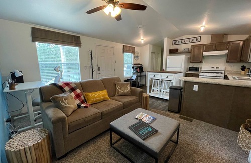 Ruidoso Cabin | Lovers Landing - private hot tub and pet friendly