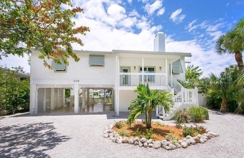 Anna Maria House | Lovin' the SANND in Anna Maria