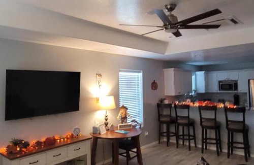Roswell House | Loving, cozy and peaceful 2 bedroom home