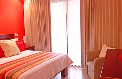El Ocotal Villa | Lovingly appointed villa steps from quaint beach