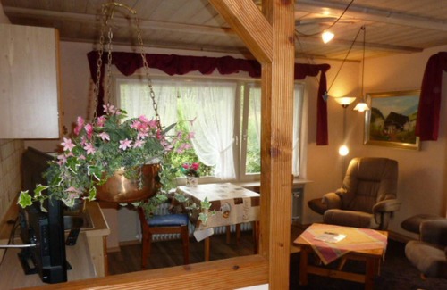 Eisenbach Apartment | Lovingly furnished apartment a few minutes from the forest / ski lift.