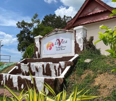 Sungai Baru Tengah Resort | Lovita Tanjung Bidara Beach Resort