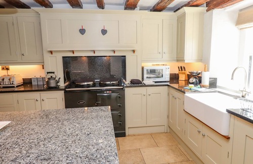 Crosthwaite Cottage | LOW CARTMELL FOLD, pet friendly, character holiday cottage in Kendal