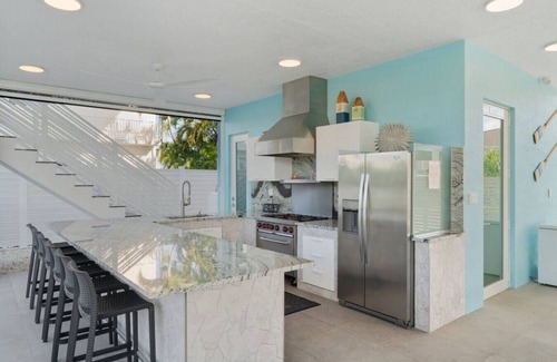 Marathon House | Low Season Specials! Marathon Sombrero Beach | 5 min to Beach, Pool, 70' Boat Dock, elevator