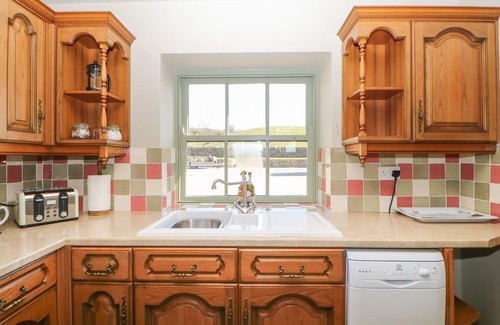 Barnard Castle Cottage | LOW SHIPLEY COTTAGE, pet friendly, with hot tub in Barnard Castle