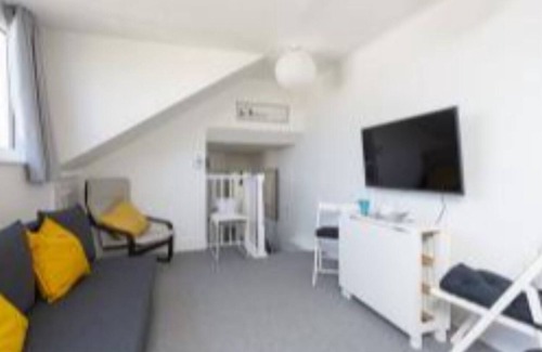 Southsea Apartment | Lowcay Apartment C - 2 Bedrooms