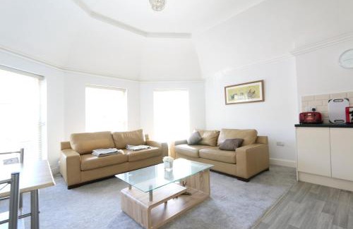 Ipswich Apartment | Lower Brook Mews - with free parking