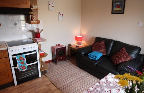 Stromness Apartment | Lower Byre - A Charming Cottage Apartment Next to a UNESCO World Heritage Site