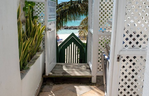 West Coast Apartment | Lower Camelot 1 Bedroom on the Beach