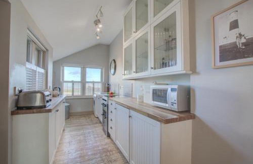 Fairlight House | Lower Coastguard Cottage