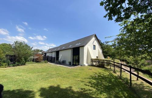 Honiton House | Lower Curscombe Barn - Beautiful 400-year-old threshing barn. Pet-friendly.