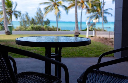 Lammermoor Beach Apartment | Lower level, Cute Apartment on Lammermoor Beach