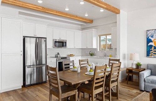 South Oceanside House | Lower Level Pet Friendly Oceanfront Rental with a Spa P829-2