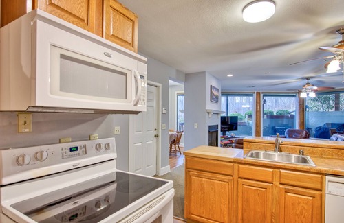Lake Junaluska House | Lower level unit in duplex with AC, fireplace, washer & dryer, community pool