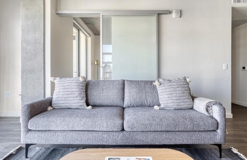 Downtown San Francisco Apartment | Lower Nob Hill 2BR w Gym Roof nr bars SFO-691