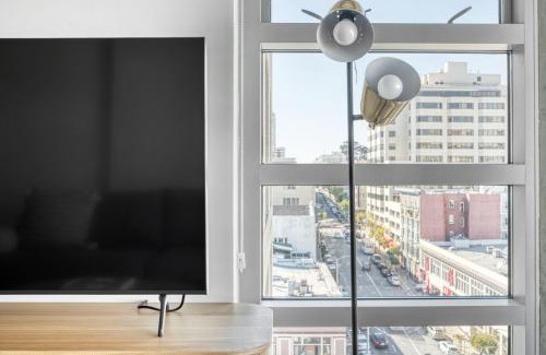 Downtown San Francisco Apartment | Lower Nob Hill 2BR w Gym Roof nr bars SFO-691
